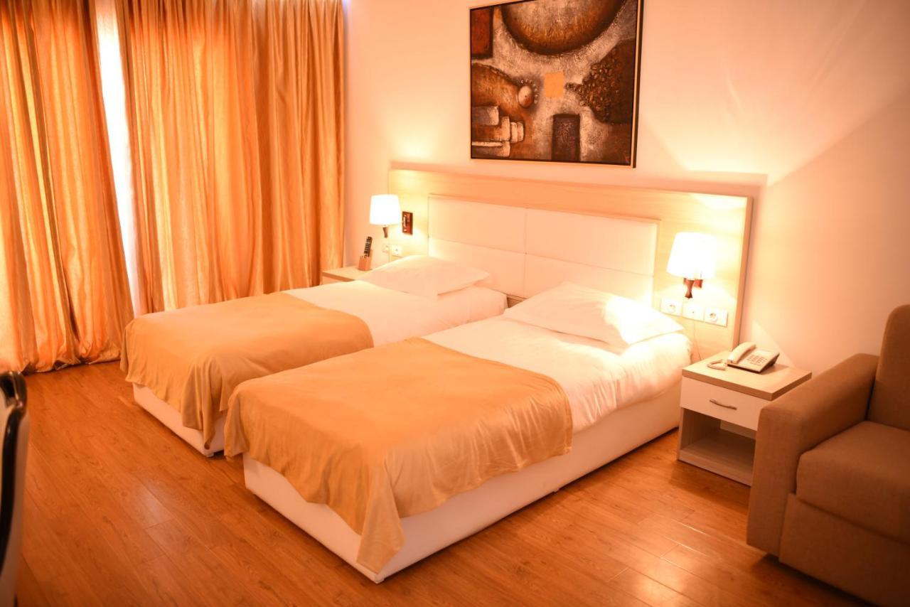 Hotel Bleart Škalngur 外观 照片