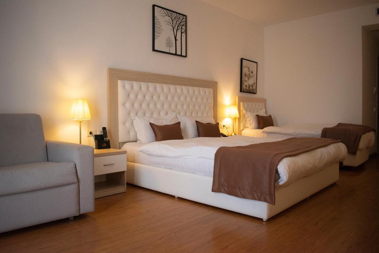 Hotel Bleart Škalngur 外观 照片